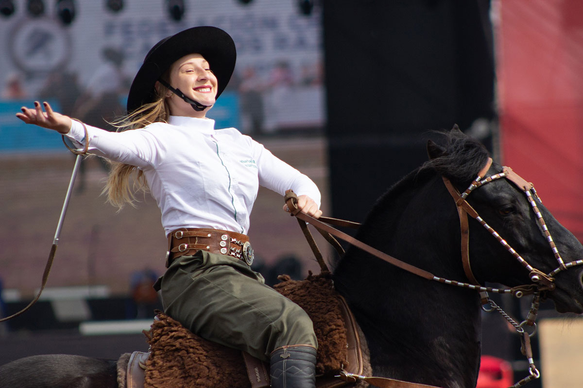 Gabriela Maurina: La joven amazona brasilera que creo un estilo propio de doma